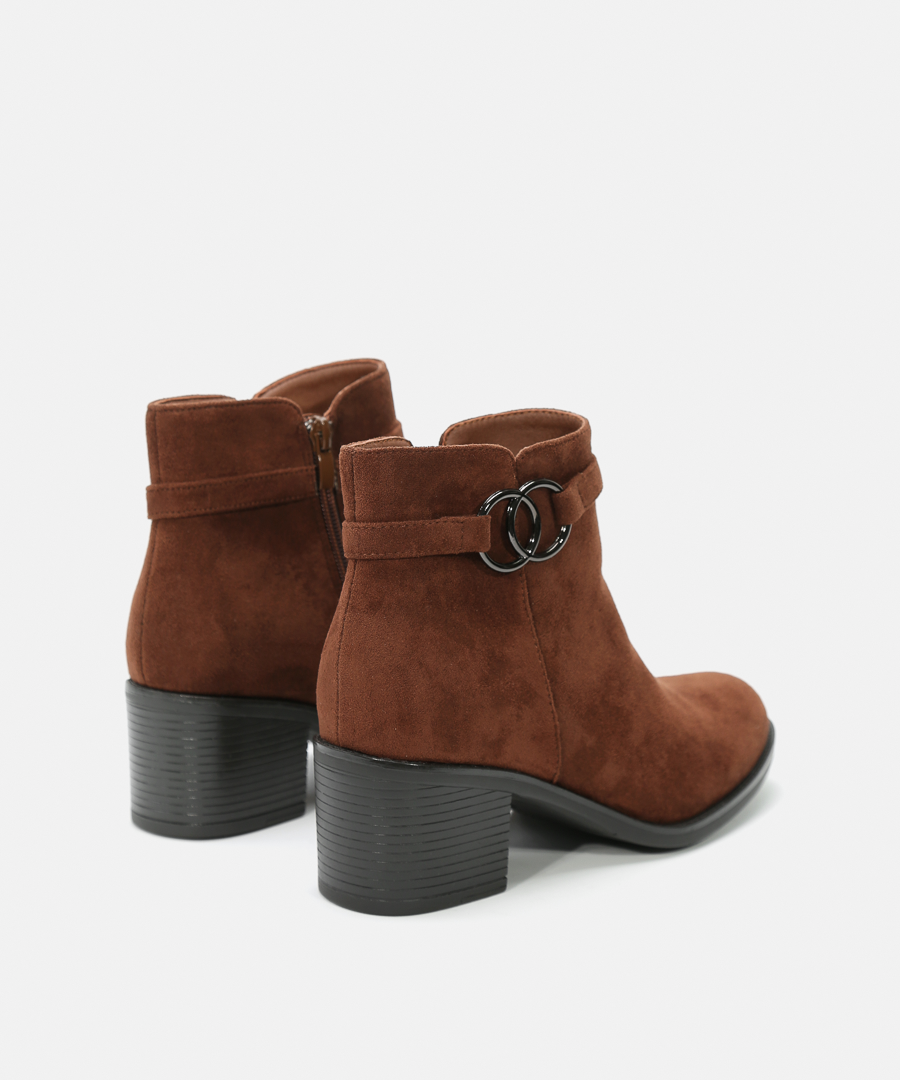 Botines tac&oacute;n hebilla image number null